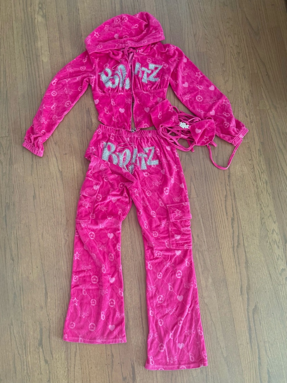 Dolls Kill x Bratz Velour Tracksuit Set 3pc Hoodie Pants Bra Pink Size M